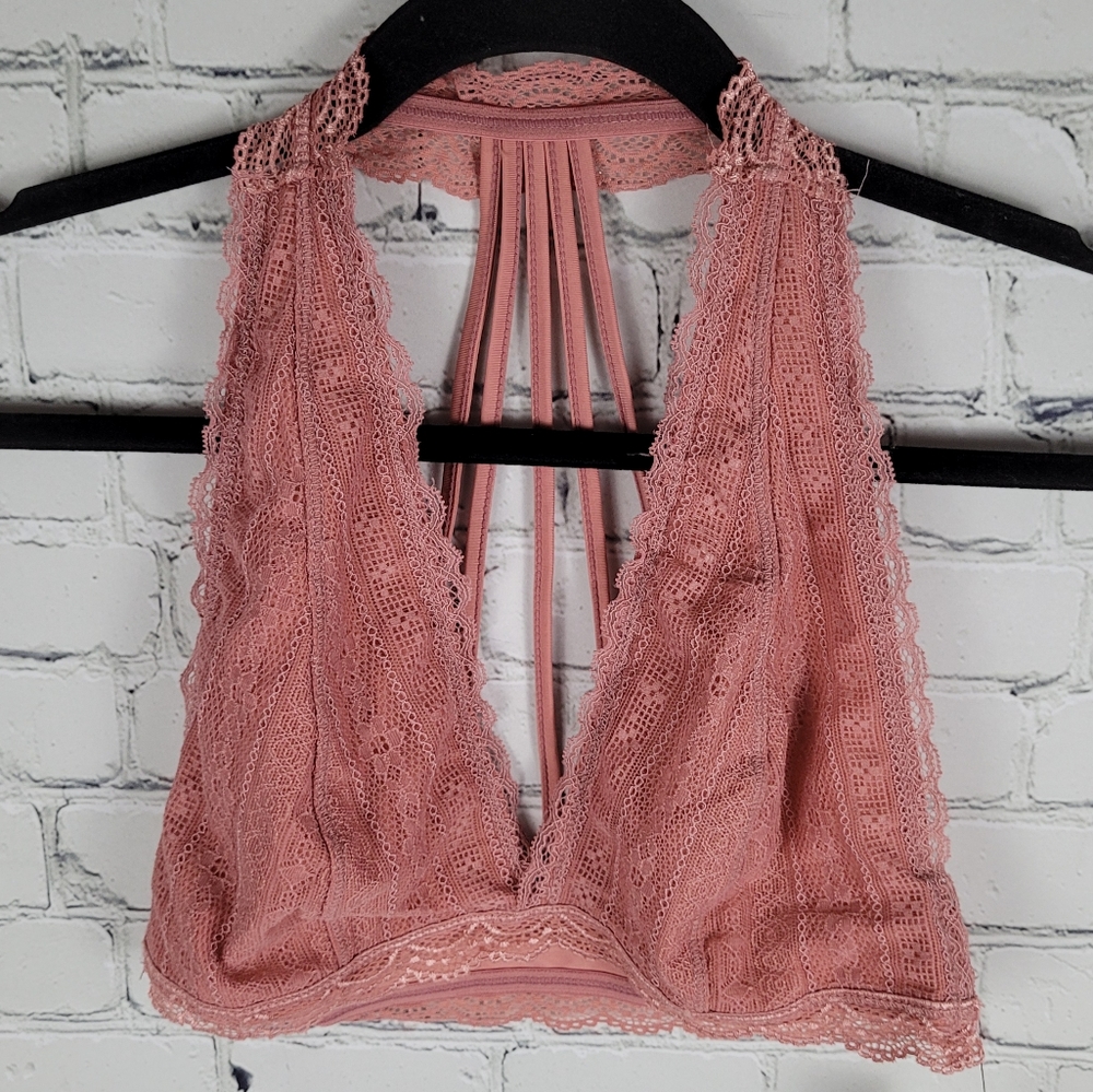 FRANCESCA'S | strappy lace halter bralette